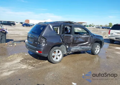 2016 Jeep Compass Latitude z USA, uszkodzony, nr VIN 1C4NJCEA4GD599414